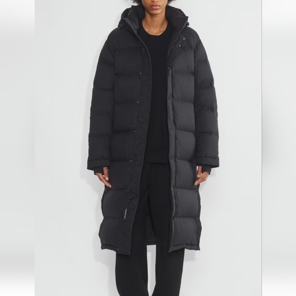 TNA Jackets & Blazers - ARITZIA TNA 🔥🔥HOST PICK🔥🔥THE SUPER PUFF